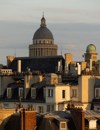 Hôtel Dame des Arts : Une Ode à l’Âme Artistique de la Rive Gauche