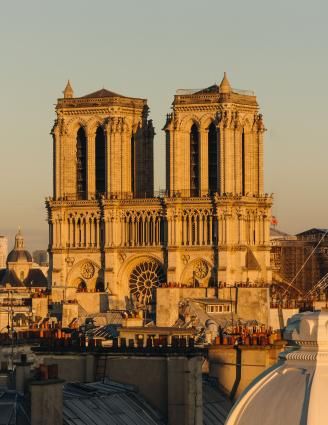 Découvrez le Charme de l’Hôtel Dame des Arts : Votre Hôtel Idéal Près de Notre-Dame
